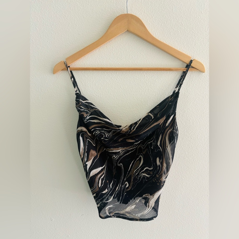 Dress Forum Crowl Neck Spaghetti Strap Top